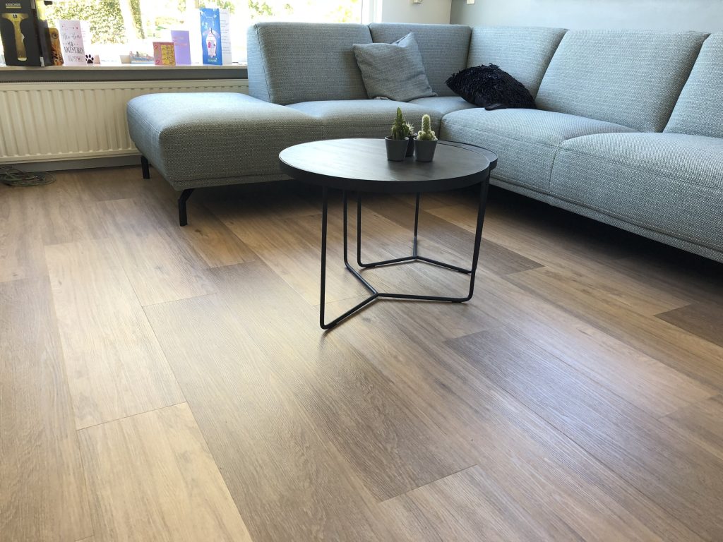 To Be or Not to Be? The Pros and Cons of Vinyl Flooring